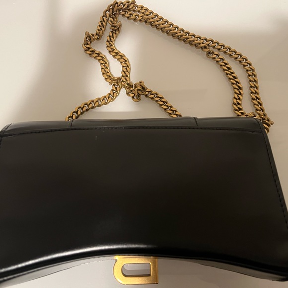 Balenciaga Hourglass Wallet on Chain! - Picture 2 of 9